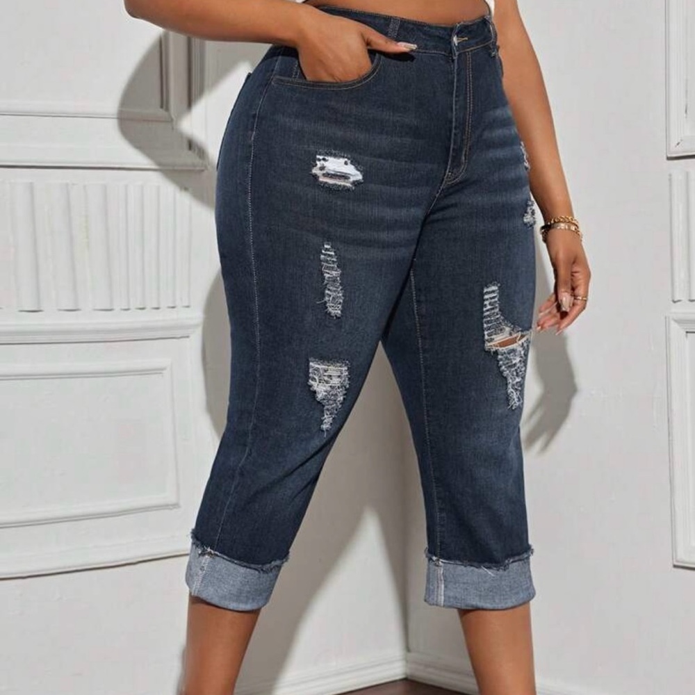 Plus size 18 Distressed Dark Blue Women's 7/8 capri Jeans - Picture 5 of 6